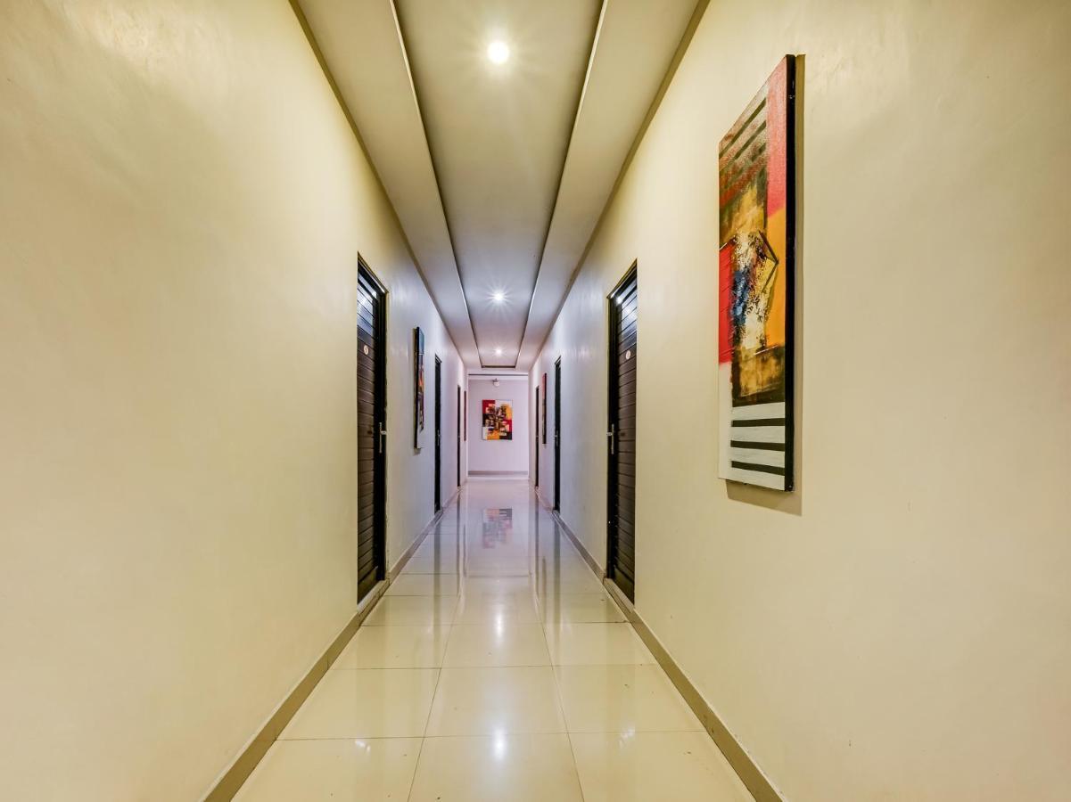 Oyo 90986 Hotel Srikandi Adisucipto Kalasan Extérieur photo